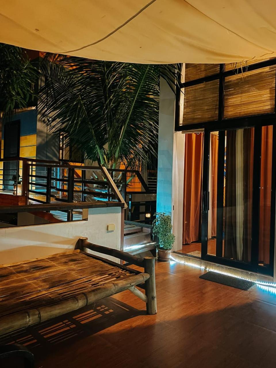The Bistro House - Loft Unit - Vigan Appartement Buitenkant foto