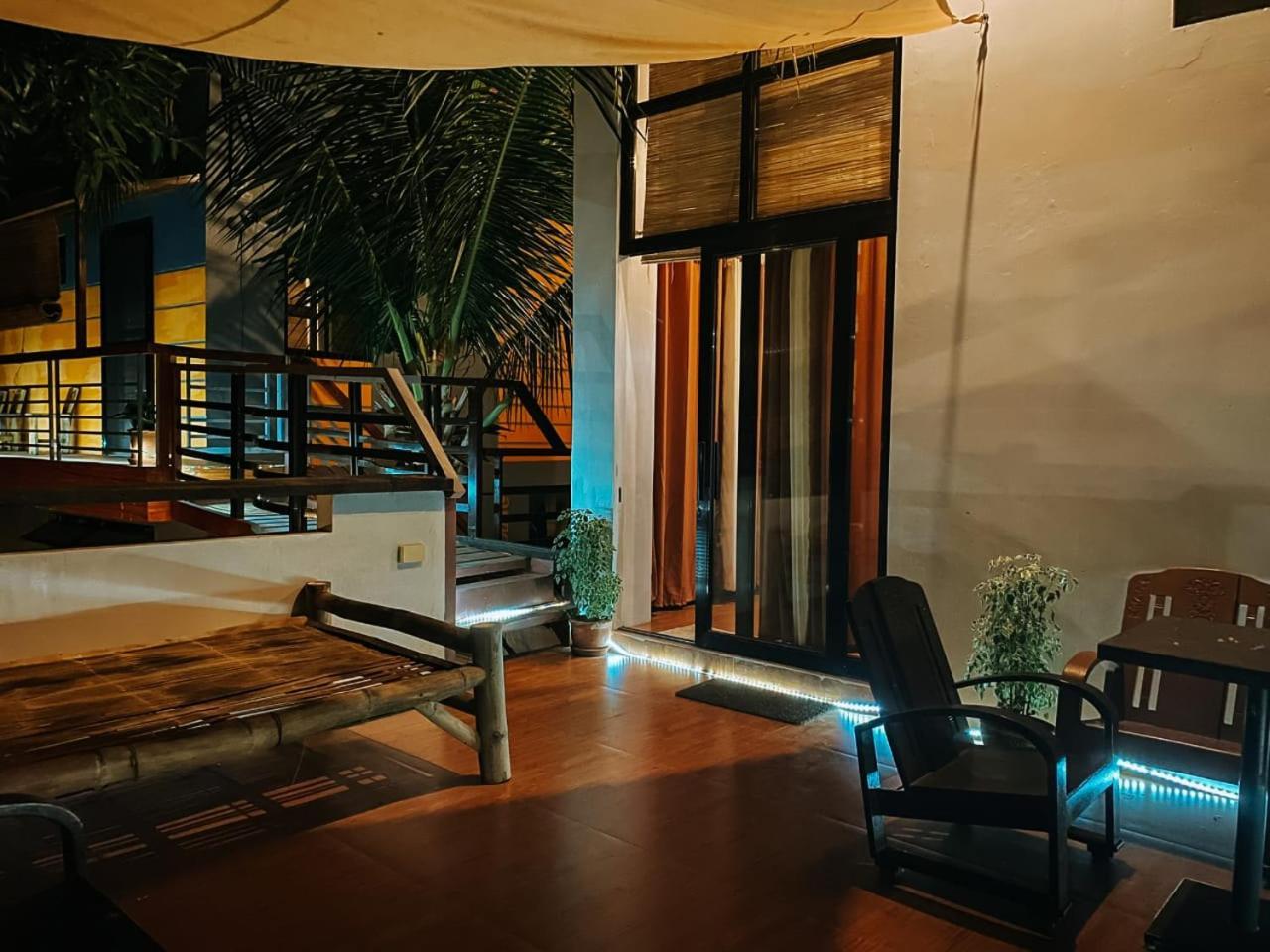 The Bistro House - Loft Unit - Vigan Appartement Buitenkant foto
